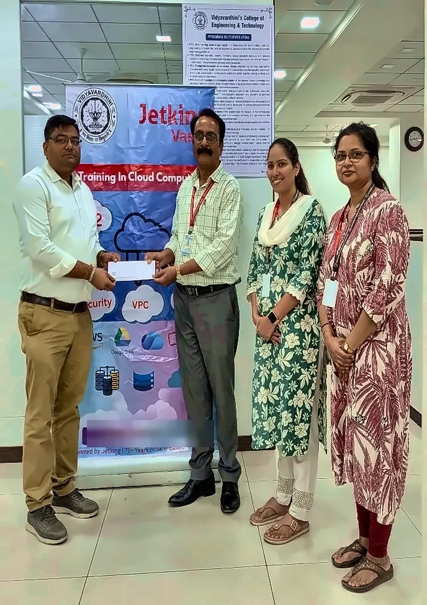 Rishikesh Pandey conducting a Cloud Computing & Security (AWS & Networking) session at Vidyavardhini's College of Engineering & Technology, Vasai Road, 5–15 Jan 2026