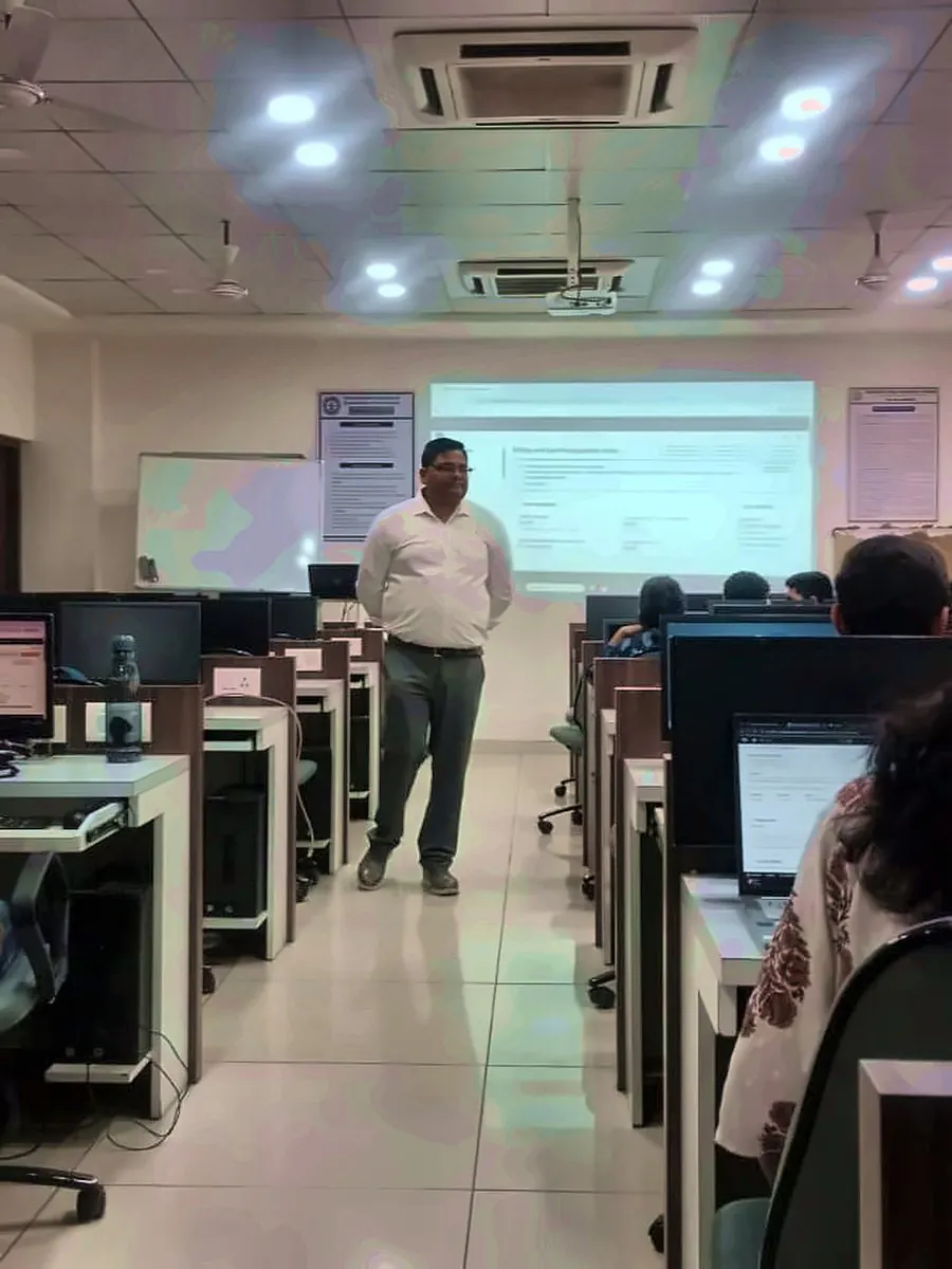 Rishikesh Pandey conducting a Cloud Computing & Security (AWS & Networking) session at Vidyavardhini's College of Engineering & Technology, Vasai Road, 5–15 Jan 2026