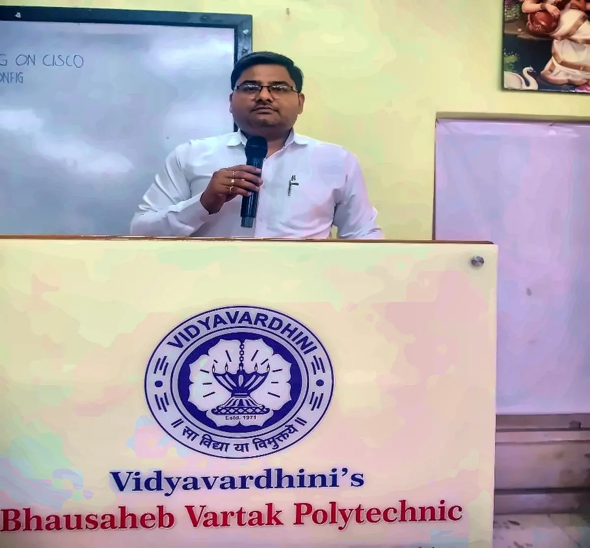 Rishikesh Pandey conducting a Cloud Computing & Security (AWS & Networking) session at Vidyavardhini's Bhausaheb Vartak Polytechnic, Feb 2025