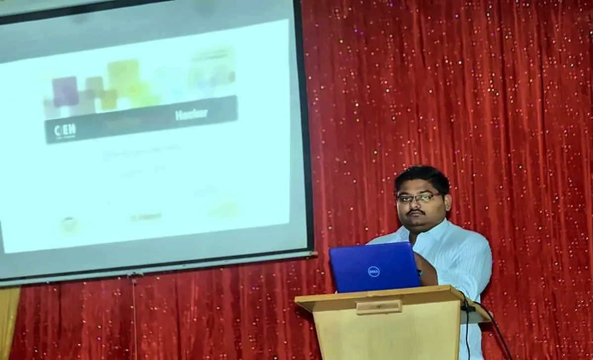 Rishikesh Pandey conducting a Cyber Security Awareness & IT career guidance session at Thomas Baptista Junior College, 2019
