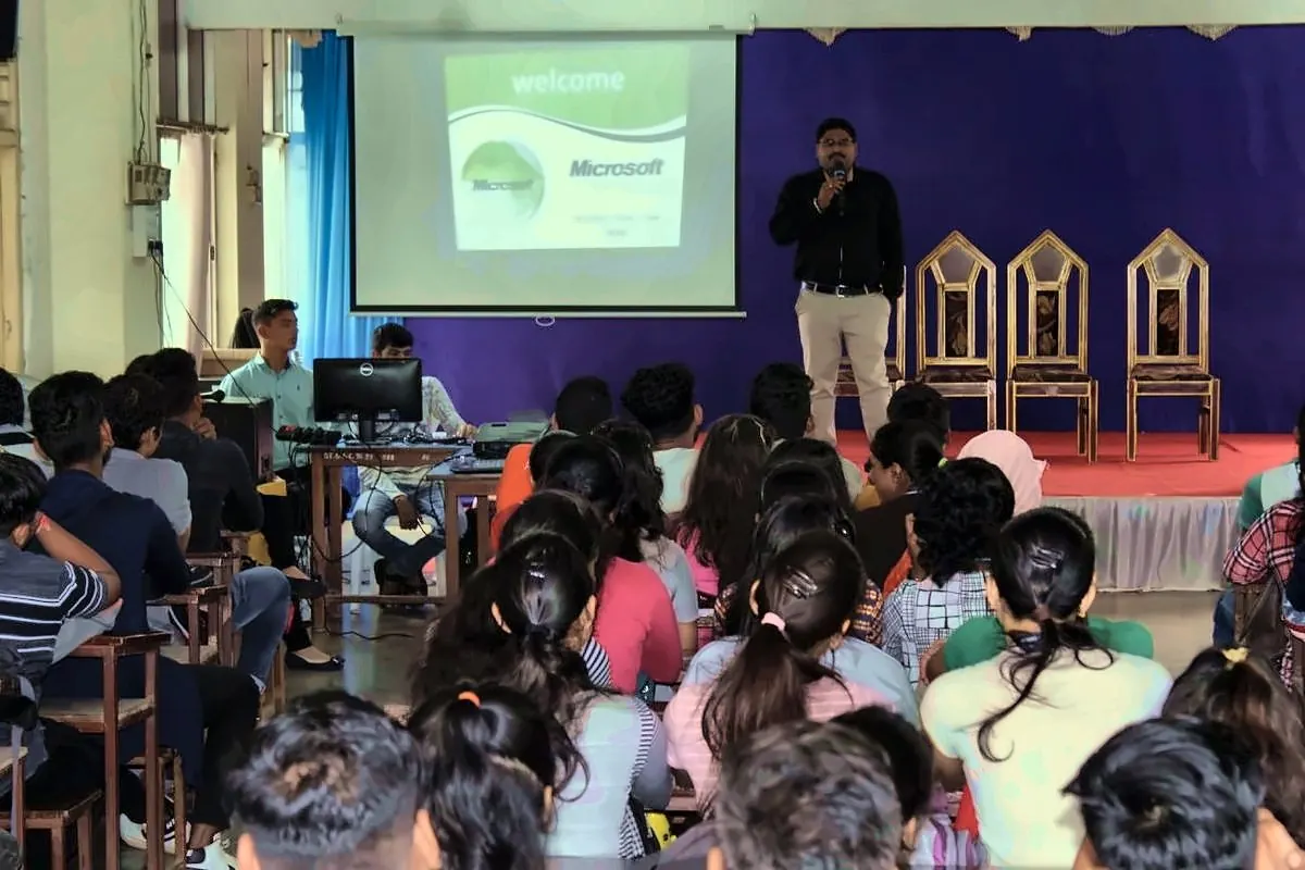 Rishikesh Pandey conducting a Cyber Security Awareness & IT career guidance session at St. Gonsalo Garcia College of Arts and Commerce, 2018